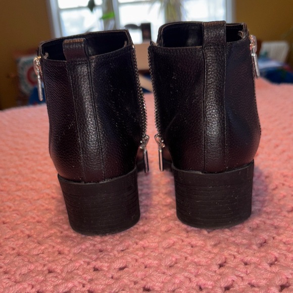 Kenneth Cole Sleek Black Leather Booties - Picture 11 of 11